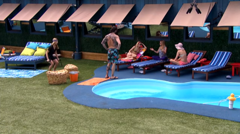 BB17_Ep20_ShelliReassembles