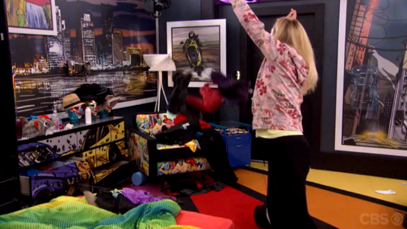 BB17_Ep34_JuliaEvictsAustinsShit