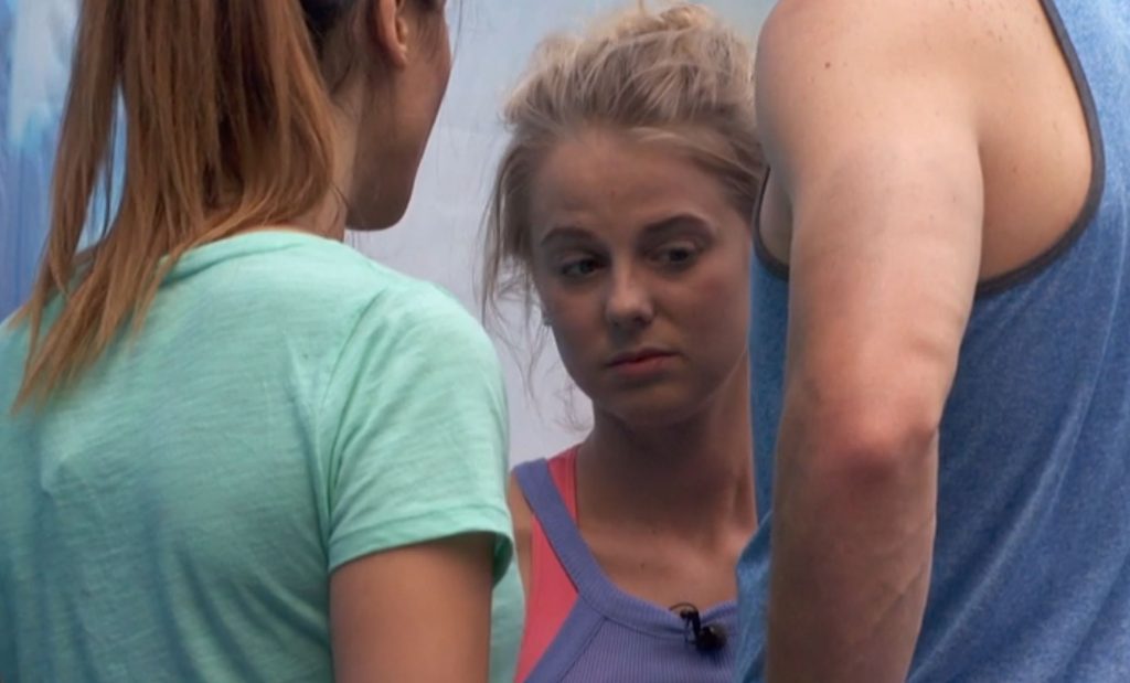 BB18_Ep2_IKnowWhatNicoleIsLookingAt